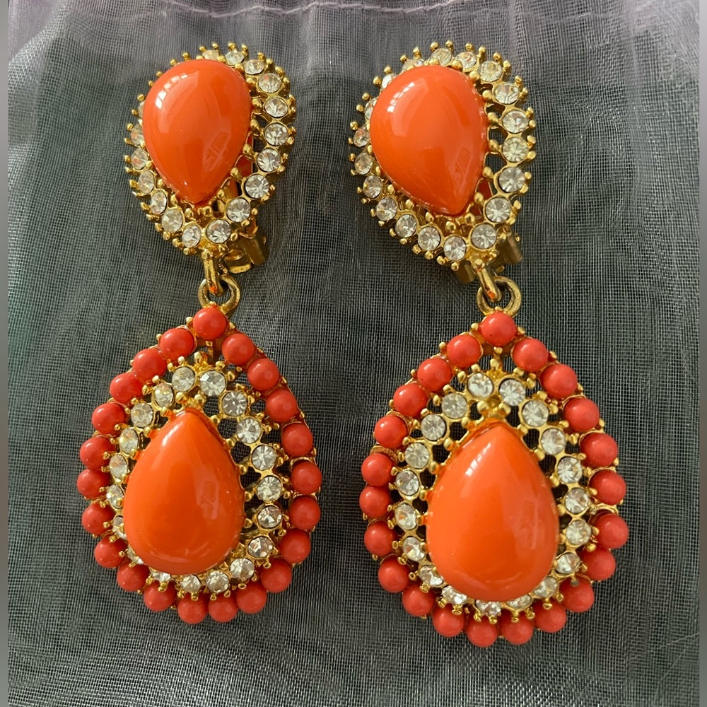 KENNETH JAY LANE, GOLD, CRYSTAL AND CORAL CABOCHON CLIP EARRING like new